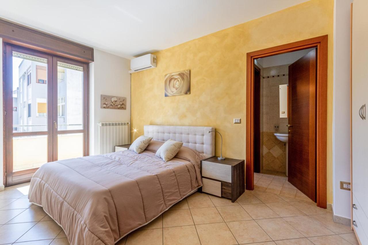 Roomy Apartment With Terrace & Parking Lecce Exterior photo