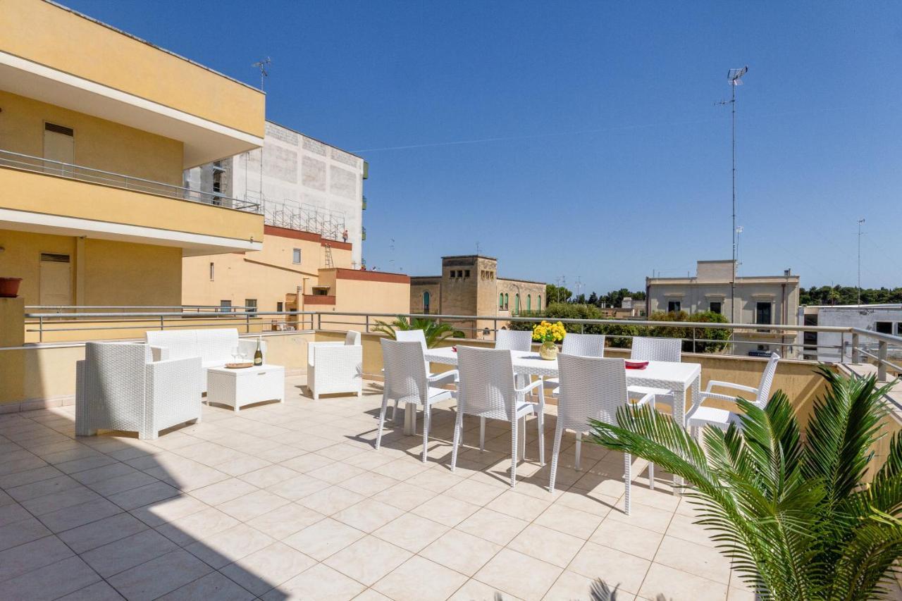 Roomy Apartment With Terrace & Parking Lecce Exterior photo