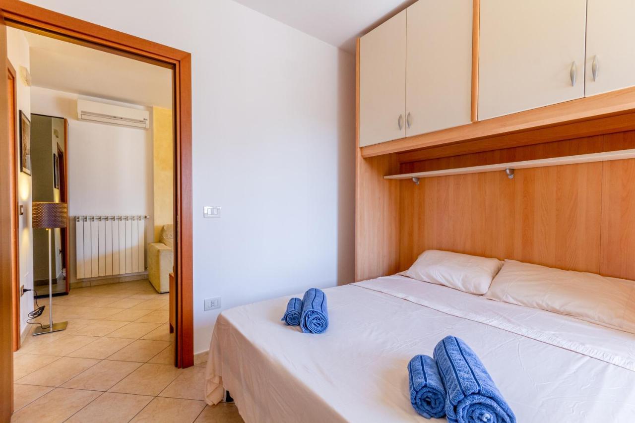 Roomy Apartment With Terrace & Parking Lecce Exterior photo
