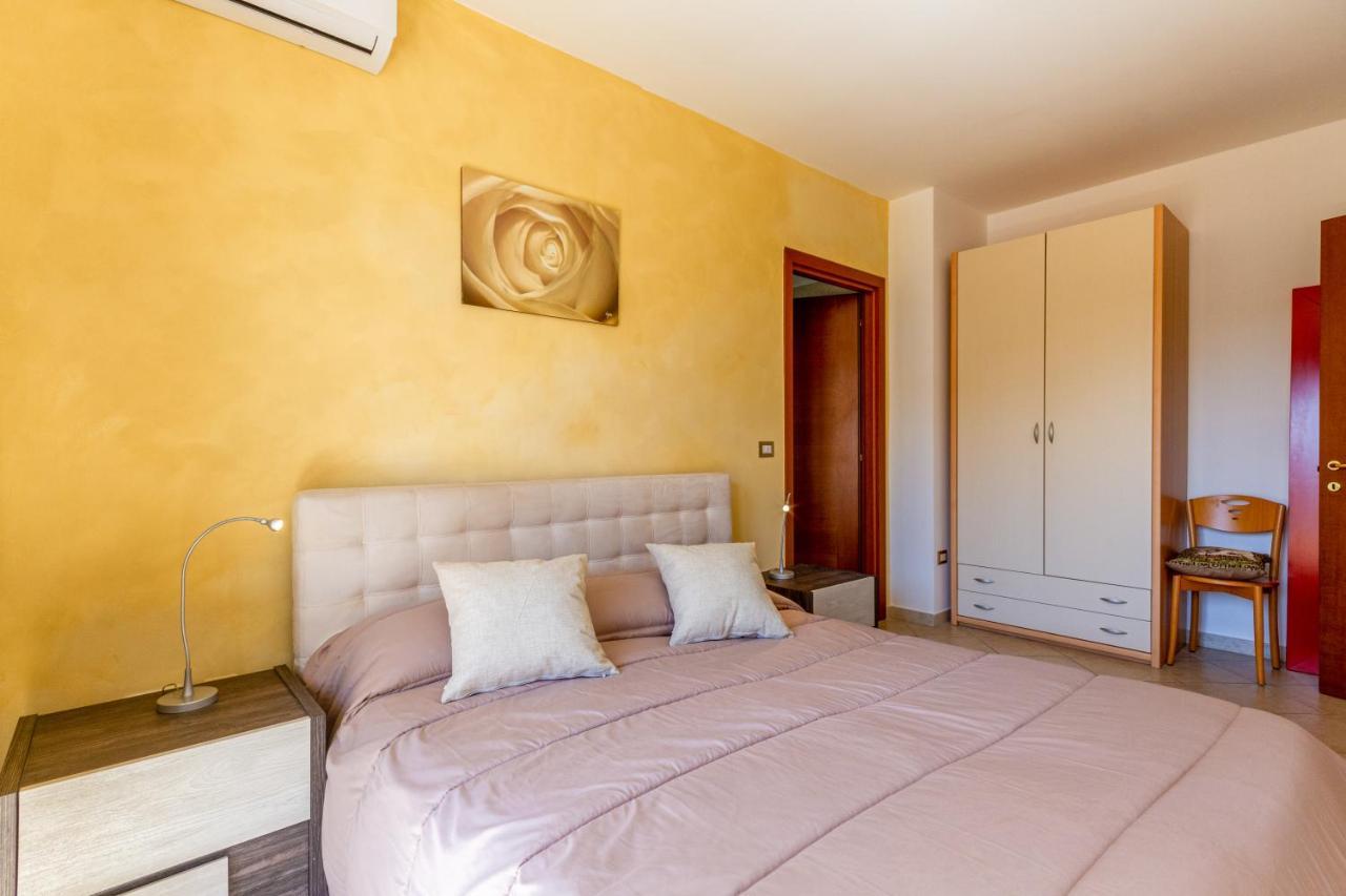 Roomy Apartment With Terrace & Parking Lecce Exterior photo